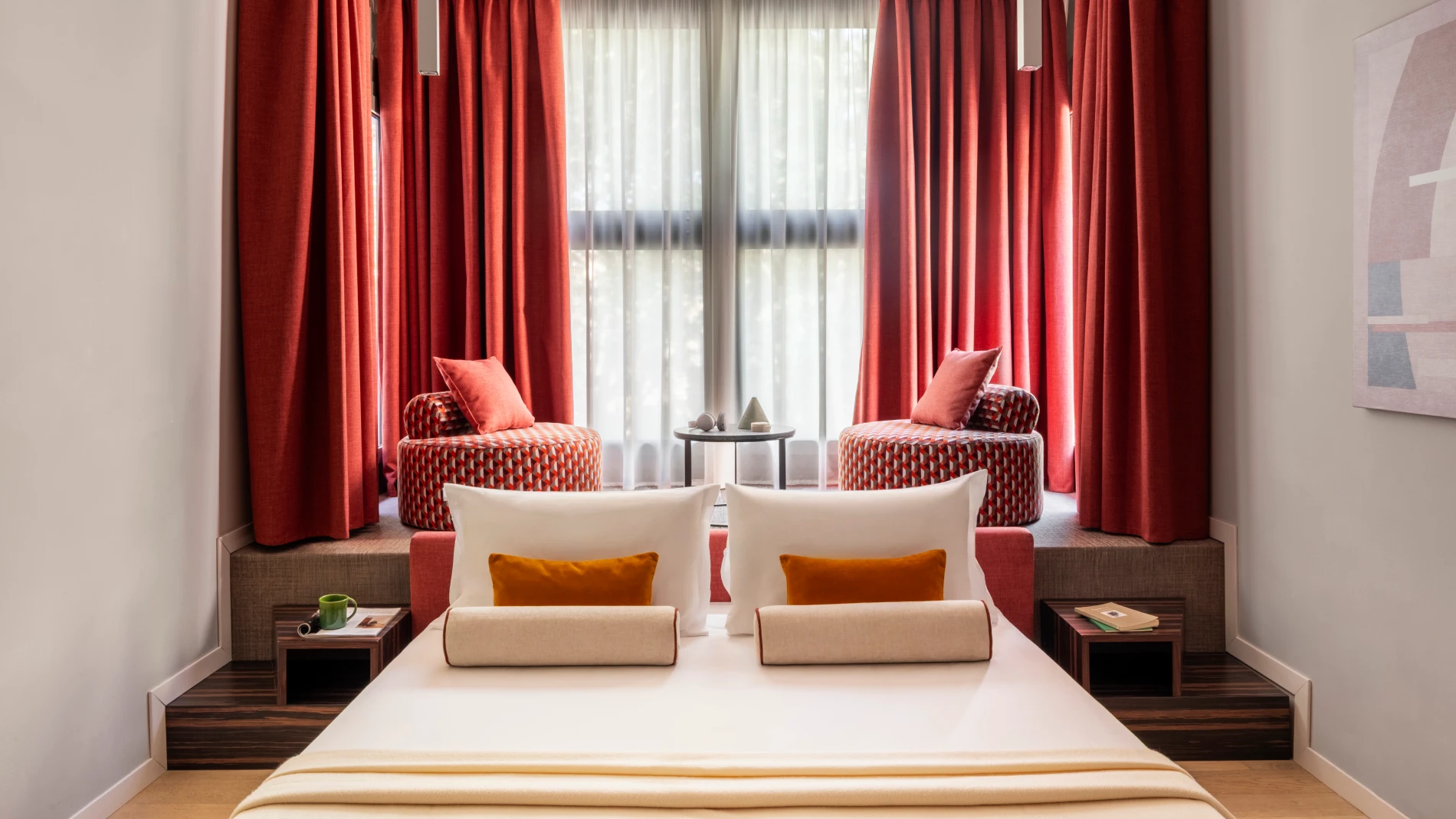 Double room with armchairs beside the large window - Parioli Cube Hotel, BZAR hotels in Rome