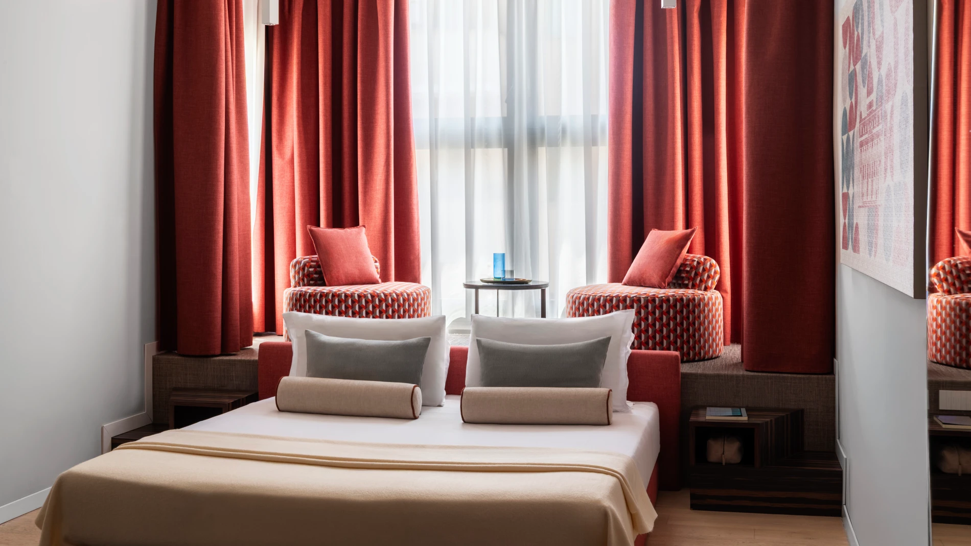 Double room with armchairs and red curtains - Parioli Cube Hotel, BZAR hotels in Rome
