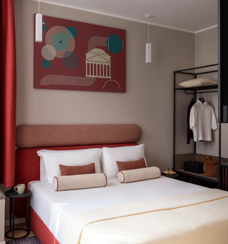 Camera Superior con letto matrimoniale, tende rosse e guardaroba aperto - Parioli Cube Hotel, BZAR hotels a Roma