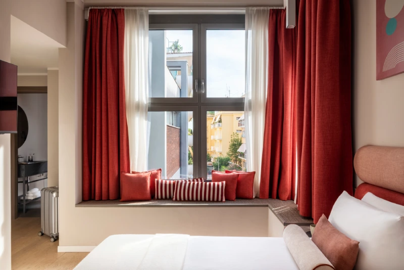 Superior room with double bed and large window with cushioned seat - Parioli Cube Hotel, BZAR hotels in Rome